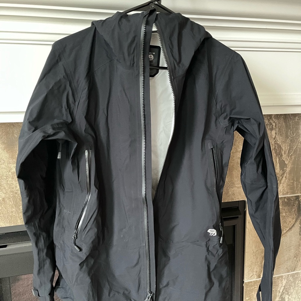 Mountain Hardwear Black RainShell Like New sz S waterproof lightweight packable
